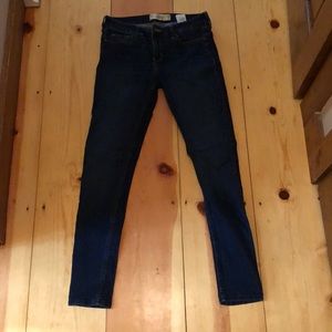 Dark wash Hollister jeans (worn once)